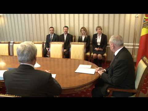 Президент Николае Тимофти подписал указы о назначении на должность четырех судей 