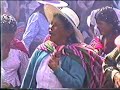 LETRA EN QHESWA..Imilla!Wayk´urikuy nisqa... sikin raskharikuq!... hamuy takerqorikunki kay wayñituta!!.. Hahaiyllas!!... Ch´ichi uya lloqhalla...Llank´arikuy nisqa... puñuy atichikuq!!... Qallariy á lloqhalla!...Q´aya kaymanta ripusaqFlor de manzanaManañari kutimusaqmi amor queridoPor el viento, por el aireFlor de manzanaLo que va pasando llegami amor querido!.....FIN....