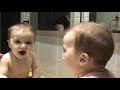 enzo devant le miroir