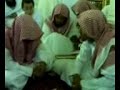 مقطع مؤثر لشاب يختم حفظ القرآن