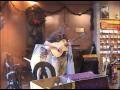 Michael Vick and Ratko Zjaca demonstrate Godin Guitars 2 Fretless Guitars. Ratko take the Multiac and Vick take the Glissentar in this video.