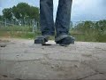 feuerzeug crush mit alten abgelatschten Buffalo Boots