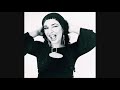 The voice, the violons, the flute, the drums... Enjoy!!! Watch this video in higher quality: www.youtube.com (or just add &fmt=18 at the end of the url) Natacha Atlas (its her real name) was born in Belgium, of Middle Eastern descent, with ancestral and familial links to Egypt, Palestine and Morocco. Having moved around the world for most of her life, living in Brussels, Egypt, Greece and England, her experience of different cultures has most certainly influenced her music.Natachas first break came when she sang on Balearic beat crew !Loca¡s club hit Timbal, and was drawn into the Jah Wobble circle, singing and co-writing with his just-forming band Invaders of the Heart. (She has recently worked with Wobble again, on the 2002 Wobble/Temple of Sound album Shout At The Devil). She also met Transglobal Underground, the London-based multicultural collective who, in blending electronica, dub, hip-hop and funk with Indian, African and Middle Eastern musical forms, were significant role models for todays world-dance phenomenon. The encounter was to turn into a long-standing, happy association. First guesting with them in 1991, two years later she became a member of the core quartet of Transglobal, as lead singer and belly-dancer (the latter not some kind of limp tourist-pleasing wiggle but the real raq sharki). A couple of years later, it was the bands Tim Whelan, Hamid ManTu and Nick Page (aka Count Dubulah, now of Temple of Sound) who helped her to make her first solo album <b>...</b>