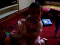 videos de Elora joue avec son pyjama