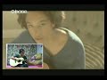 최근 화제가 되고 있는 15살 소녀IU가 부른 Corinne Bailey Rae의 Like a Star입니다.원더걸스 소희보다도 어리고 현재 국내에서는 제일 어린 가수라고 해요. 원곡과 구분이 안 갈 정도로 잘 불렀네요. 음색도 너무 좋고요~첨에 립싱크인줄 알았는데 실제로 부른거라 하더라구요.더욱 놀라운 건 기타 연주.. 15세 소녀가 쉽지만은 않은 곡을메트로놈도, 드럼도 없이 원곡과의 싱크를 이 정도로 맞추다니;; 완전 후덜덜하네염..