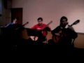Unos amigos y yo tocamos una versión alternativa de 