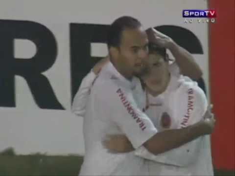 gol na final libertadores - Na Argentina, o futebol brasileiro foi derrotado na noite desta quinta-feira, mas deixou o campo vitorioso. O Inter perdeu para o Estudiantes por 2 a 1 no es...