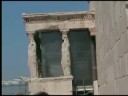 O templo das cariátides na acrópole ateniense.