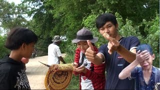 Wow!!! Amazing Cambodian Children hunting the Forr