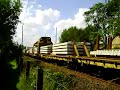 Schwellenwagen mit Versorgungs Fahrzeug