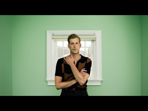ANDREW McMAHON, MODERN-DAY PIANO MAN, TALKS ABOUT NEW ALBUM, OLD BANDS AND HIS FOUNDATION