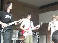 otro video de al-kimya tocando en maristas. un trozo de la canci�n encerrado en mi. todo un exitazoo del grupooo ;)