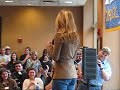Chelsea Clinton with a hot mic Chelsea Clinton with a hot mic