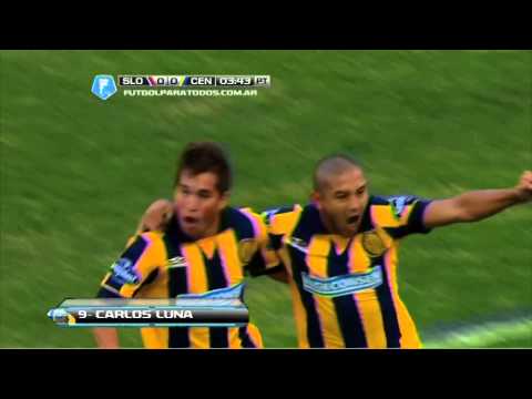 6 0 - El Chino Luna abrió la cuenta con este cabezazo certero que pone a Central arriba en el marcador a los 3 minutos de juego.
