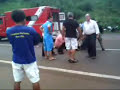 Acidente entre moto e caminh�o mata uma mulher