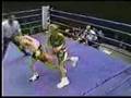 Women boxing