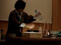 voici un expos� sur l'air liquide, la seule exp�rience que vous pouvez voir au palais, l'exp�rience consiste � transformer l'air qui nous entoure en liquide ! pour cela, le guide a refroidit cette air � -193�c !! elle a fait pleins d'exp�rience avec cet air liquide, et voici l'une des meilleures ;)
