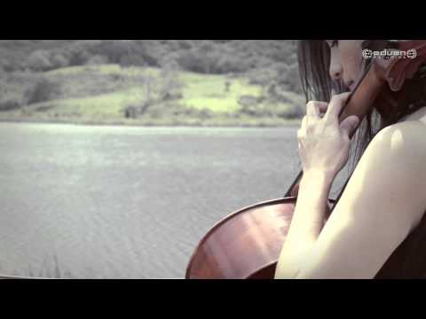 Violoncello - River flows in you (Yiruma) Arr. Justin VandeBrake Violoncello. Ana Milena Varona Baynes. Teclado. Hediel Castillo. Cámaras. Jesús Andrés Gómez Hediel Castillo.