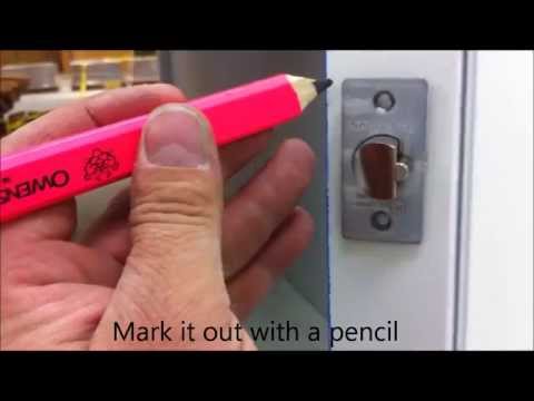how to fit door knobs