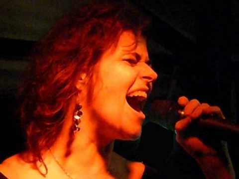 Christian fait sa demande en ch...