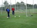demonstration eines torwarttrainings beim dfb-b-lizenzlehrgang 2007 an der sportschule in kaiserau.