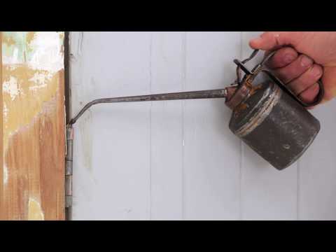 how to fix a squeaky door