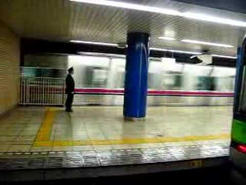 都営新宿線　岩本町　急行通過