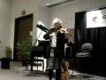 videos de Darcie Deaville sings and plays the fiddle at the same time