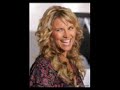 x�na ou lucy je l'adore elle chante super bien elle est une actrice trop bien et quand elle a chanter avec bonnie tyler c'�tait super elle a gagne la nouvelle star d'australie
