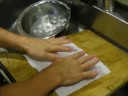 鯛しゃぶ鍋を作りました。いつものスーパーに子供と一緒に買い物に出かけると活き締め鯛が980円。寒くなってきたんで鯛しゃぶ鍋にしました。鯛は三枚におろし、皮霜して刺身でも食べられるようにしました。美味しかったですよ～詳細は「魚料理と簡単レシピ」http://dt125kazuo.blog22.fc2.com/blog-entry-948.html