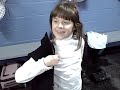 Laurie qui essaie son habillement comp�tition d�cembre 2008