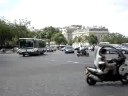 Verkehr rund um den Triumphbogen in Paris Verkehr rund um den Triumphbogen in Paris