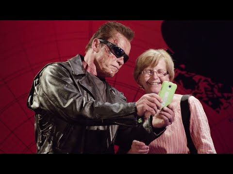 Arnold Schwarzenegger’s Wax Figure PRANK