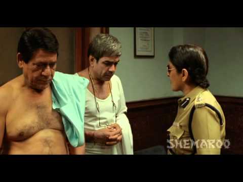 Best Comedy Scene - Om Puri Takes Off His Pants - Mere Baap Pehle Aap