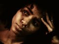 Bekijk muziek clip van Nneka met Running Away