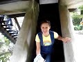 Elena op de trappen van het Lolhuys