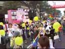 2008年5月4日（日）、博多どんたくに参加した性的少数者（レズビアン、ゲイ バイセクシュアル、トランスジェンダー等）とその友人たちによるパレードの模様。 ●こちらの記事と連動しています。 akaboshi07.blog44.fc2.com Ｃ)akaboshi 「フツーに生きてるＧＡＹの日常」 akaboshi07.blog44.fc2.com 主催：2008年クィアレインボーパレード福岡実行委員会members2.jcom.home.ne.jp 「私達クィアレインボーパレード隊は、セクシャルマイノリティーLGBTIQ（レズビアン、ゲイ、バイセクシャル、トランスジェ ンダー性同一性障害、インターセクシャル等）とHIVステータス社会へ向けられる偏見・差別等を無くし、明るく住み良い社会へ向 けて日々活動しています。私達ゲイとそれを理解する異性愛者の仲間で、ゲイの象徴カラー「6色レインボー」を掲げて、地元福岡の お祝いを共に楽しみます。We are Queer!」 ●BGM:平井堅「POP STAR」