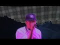 kanye-jay-z-via-kanyeuniversecitycom-live-msg-8608-new-blueprint-3-jocking-jay-z-.html