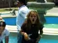 en la fuente hay  un shufito