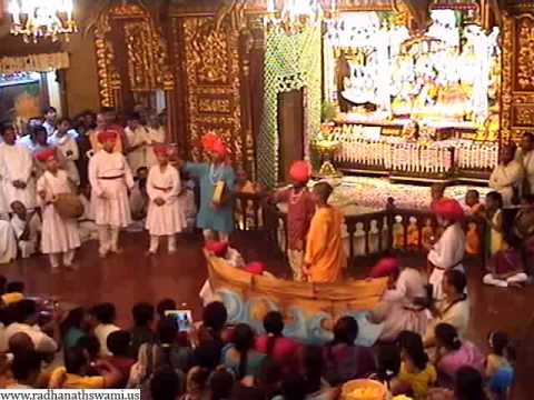 Marathi folk song - 2013-07-21 Festival - Marathi Traditional Folk Song Povada - Gopal's Garden School ISKCON Chowpatty.