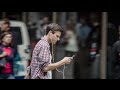 Zaubertrick mit dem Smartphone im Straßenverkehr