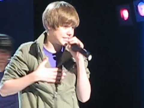 Justin Bieber Performances At Nickelodeon Upfront Presentation!