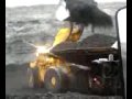 LeTourneau loader loadin coal