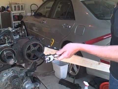Toyota 3VZ-E: Removing Cam Sprockets