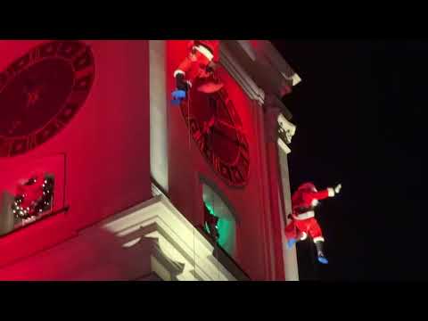 Zjazd Mikołajów z Ratusza w Lesznie :: reporter: Arek WojciechowskiLink do artykułu i zdjęć: https://elka.pl/content/view/127859/80/