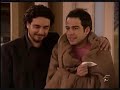 p1
-g:tu viens de me dire que bea est all�e chez alvaro
-s: oui, les baisers les roucoulades n'ont jamais fait de mal.
-g: mais cette femme ne peut pas rester tranquille un moment.
-s: c'est l'amour. ils vont �changer un peu de salive et tout ira bien
-g: santi je t'en pris arrette avec tes cochonneries. laisse moi seul j'ai un coup de t�l�phone important a passer. et maintenant il est en ligne
pendant ce temps alvaro commande un copieux repas pour c�l�brer le retour de caye
-
gonzalo court apr�s bea afin de gagner du temps. lorsqu'il la rejoints il l'envoi acheter des produite de m�decine naturelle.il en profite pour rappeller alvaro
-
g: mais qu'est ce que tu fais et avec qui tu parlais aussi longtemps?
-al: tu veux vraiment le savoir ?ton amie erica est tr�s exigeante
-g: je sais que tu es avec caye
-al: non avec erica
g-: arrette. si l'on tient compte du fait que caye n'est pas venue au travail aujourd'hui et que je me suis trouv� nez � nez avec erica qu'est ce que tu en d�duis?
-al: bon le princioal c'est que bea ne soit pas au courant
-g: j'ai l'impression qu'elle ne vas pas tarder � le savoir elle est avec moi et elle a d�cid� de venir prendre soin de toi.
-al: quoi? empeche la de monter. comment tu peux me faire une chose pareille
-g: sache que j'ai fais mon possible pour l'en empecher. l� elle est partie chercher d'autres m�dicaments, mais dans 5 mn elle est chez toi. tu la connais elle n'est pas du genre a faire du l�che vitrine.
pour que son ami puisse s'organiser gonzalo v�rifie que bea n'est rien oubli�.