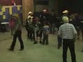 Daniel Chartier enseigne une danse Daniel Chartier enseigne une danse