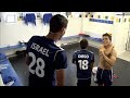 Israel y Diego, como niños en el vestuario de Cracks