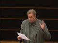 Herr Präsident! Herr Kommissar, es hat mich überrascht, dass Sie hier so getan haben, als sei bei den Verhandlungen eigentlich gar nichts schief gelaufen, als sei das für die Kommission wunderbar gelaufen.Wir haben hier im Parlament in den letzten Monaten mehrfach darauf hingewiesen, dass die Kommission die Verhandlungen mit den AKP-Staaten überfrachtet hat. Wir haben darauf hingewiesen, dass ein Abkommen über Güter ausreicht, um die WTO-Anforderungen zu erfüllen, und dass ein Abkommen zu den Singapur-Themen nicht zwingend erforderlich ist. Die Kommission hat auf diese Kritik nicht hören wollen, sie hat unsere Kritik weggewischt. Der Kurswechsel zu Interimsabkommen nur über Güter, den Sie jetzt plötzlich, aber viel zu spät, vorgenommen haben, ist ein Eingeständnis des Scheiterns an eigener Uneinsichtigkeit. Es hätte Ihnen gut angestanden, hier einmal selbstkritisch einzuräumen, dass Sie eine falsche Verhandlungsstrategie verfolgt haben.Der zweite große Fehler war die Art und Weise der Verhandlungen. Es wurde offenkundig verhandelt wie über ein x-beliebiges Freihandelsabkommen, und nicht wie über ein entwicklungspolitisches Rahmenabkommen. Die einmütige Klage der AKP-Länder, dass sie unter Druck gesetzt wurden, zeugt von einem miserablen Verhandlungsklima. Das haben wir in Kigali sehr deutlich gehört. Auch da muss man der Kommission sagen: Bei Verhandlungen macht auch der Ton die Musik.Jetzt darf nicht der nächste große Fehler gemacht werden. Wir brauchen eine Lösung für jene Nicht-LDC, die sich nicht in der Lage sehen, jetzt zu unterschreiben. Hier darf kein Einbruch der Handelsbeziehungen erfolgen. Wir brauchen ein Angebot für eine Übergangslösung für 2008!
