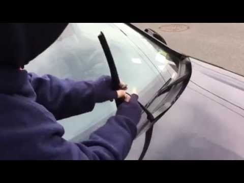 HOW TO replace ACURA TSX wiper blades